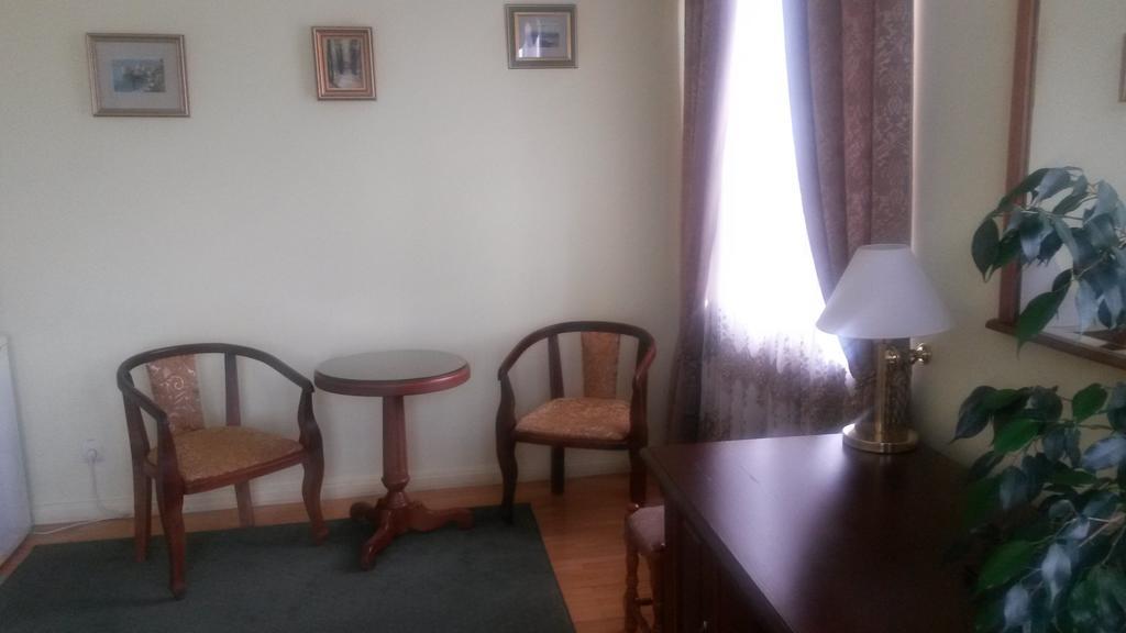 Marlen Hotel Rivne Eksteriør billede