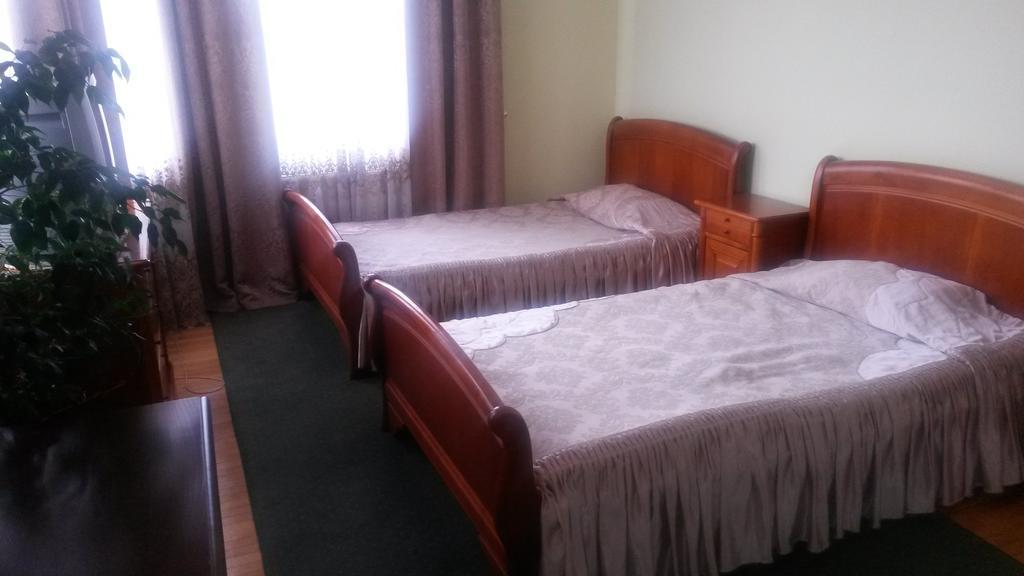 Marlen Hotel Rivne Eksteriør billede